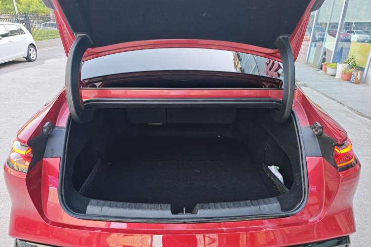 Used Geely Galaxy E8 2024 665 km Range Rear-Drive Starship Long-Range Version Trunk