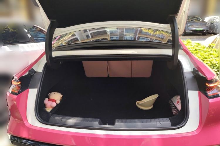 Used Geely Galaxy E8 2024 550 km Range Rear-Drive MAX Trunk