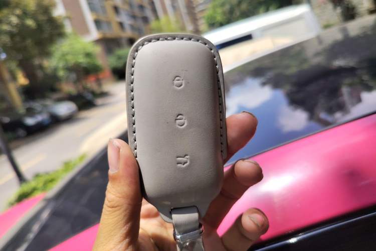 Used Geely Galaxy E8 2024 550 km Range Rear-Drive MAX Vehicle Key