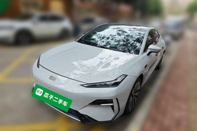 Used Geely Galaxy E8 2024 665 km Range Rear-Drive Starship Long-Range Version