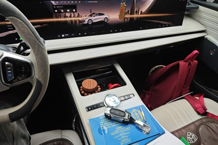 Used Geely Galaxy E8 2024 665 km Range Rear-Drive Starship Long-Range Version Audio And AC Panel