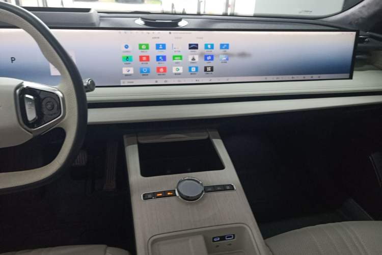 Used Geely Galaxy E8 2024 665 km Range Rear-Drive Starship Long-Range Version Audio And AC Panel
