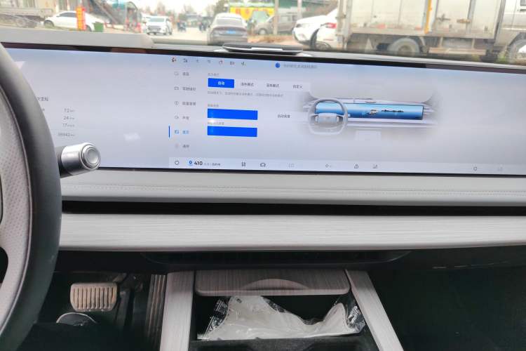 Used Geely Galaxy E8 2024 665 km Range Rear-Drive Starship Long-Range Version Audio And AC Panel