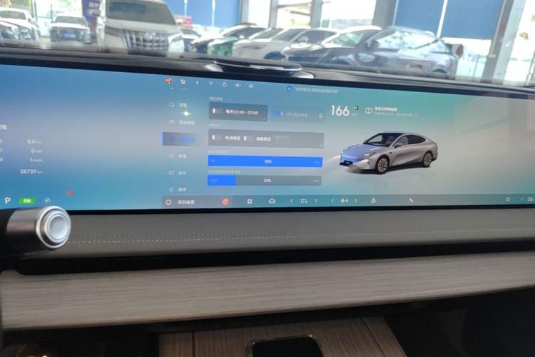 Used Geely Galaxy E8 2024 550 km Range Rear-Drive Dragon Edition Audio And AC Panel