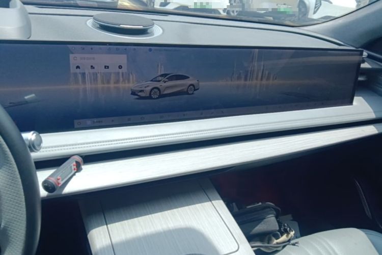 Used Geely Galaxy E8 2024 665 km Range Rear-Drive Starship Long-Range Version Audio And AC Panel