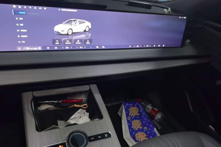 Used Geely Galaxy E8 2024 550 km Range Rear-Drive Dragon Edition Audio And AC Panel