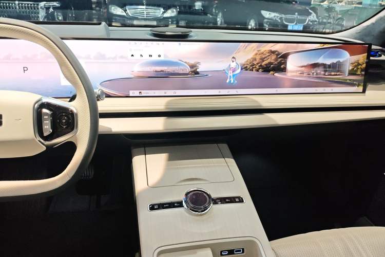 Used Geely Galaxy E8 2024 665 km Range Rear-Drive Starship Long-Range Version Audio And AC Panel