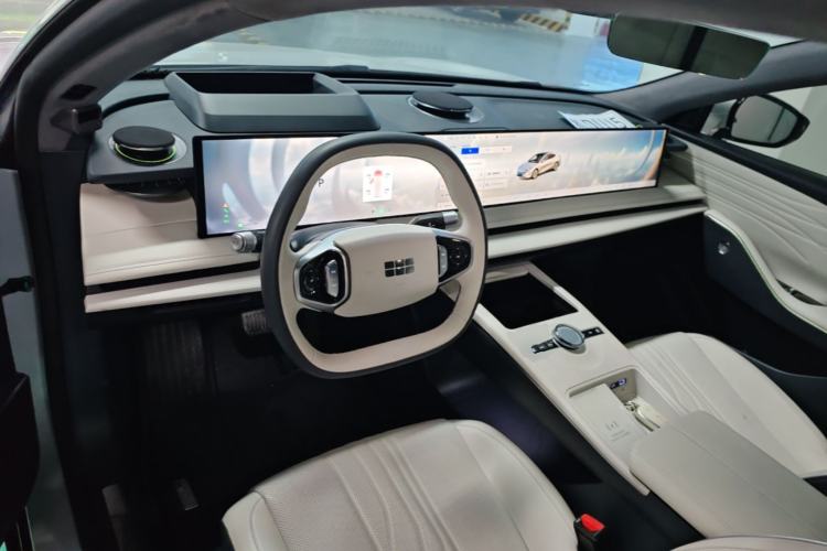 Used Geely Galaxy E8 2024 665 km Range Rear-Drive Starship Long-Range Version Center Console