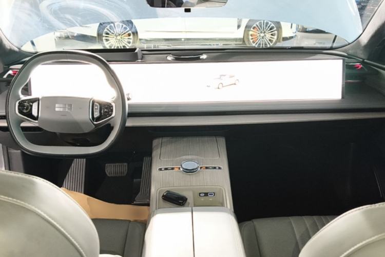 Used Geely Galaxy E8 2024 550 km Range Rear-Drive MAX Center Console