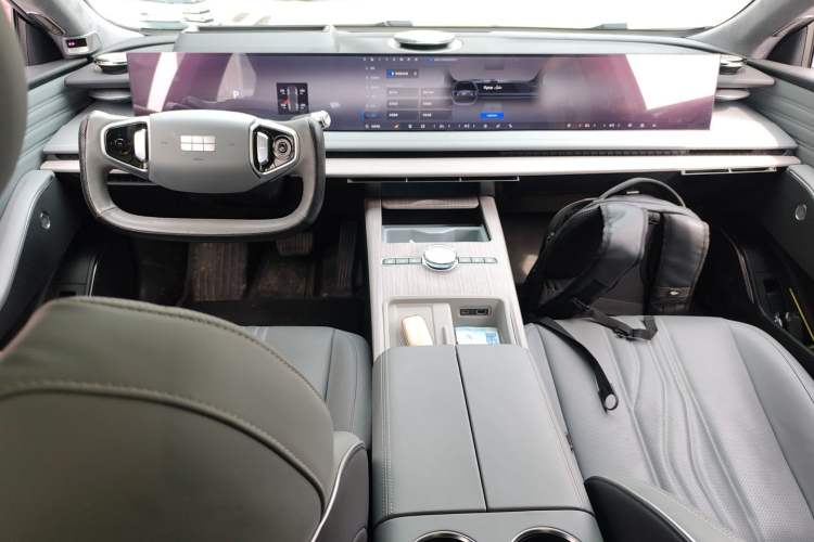 Used Geely Galaxy E8 2024 665 km Range Rear-Drive Starship Long-Range Version Center Console