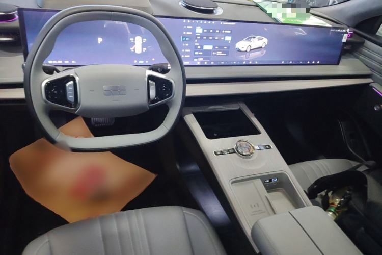 Used Geely Galaxy E8 2024 665 km Range Rear-Drive Starship Long-Range Version Center Console