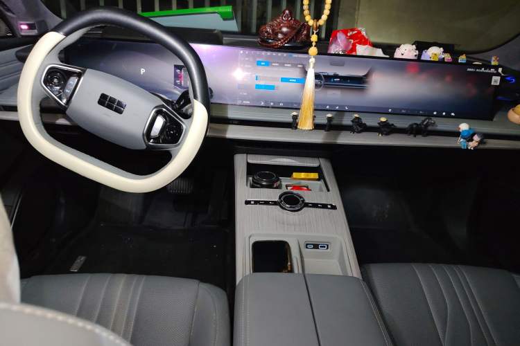 Used Geely Galaxy E8 2024 665 km Range Rear-Drive Starship Long-Range Version Center Console