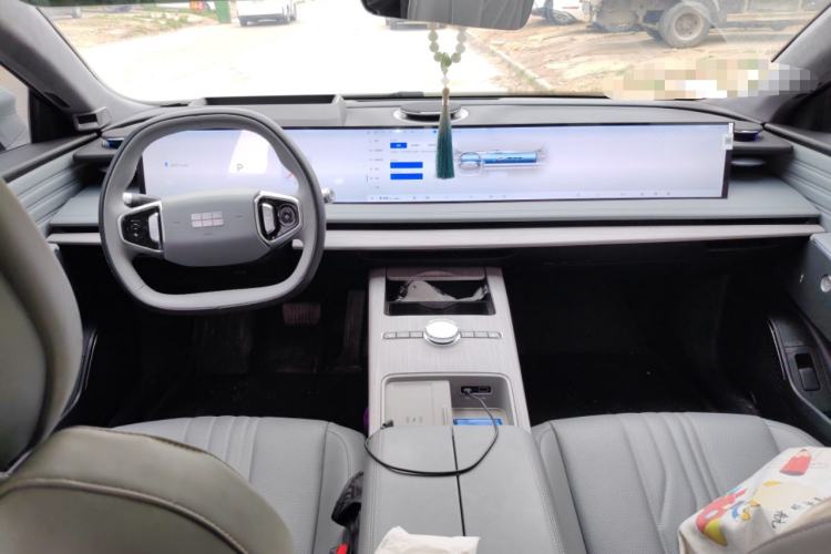 Used Geely Galaxy E8 2024 665 km Range Rear-Drive Starship Long-Range Version Center Console