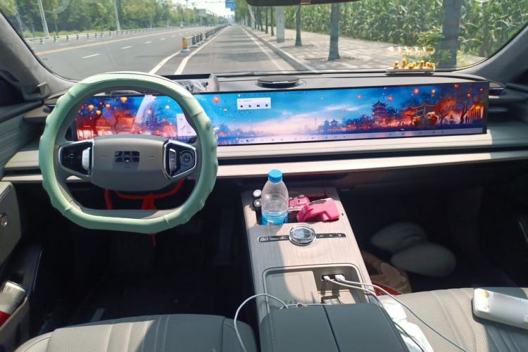Used Geely Galaxy E8 2024 665 km Range Rear-Drive Starship Long-Range Version Center Console