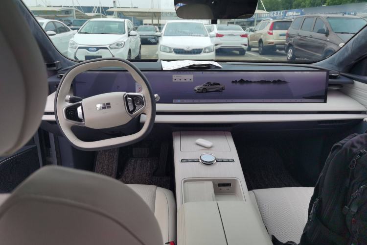 Used Geely Galaxy E8 2024 665 km Range Rear-Drive Starship Long-Range Version Center Console