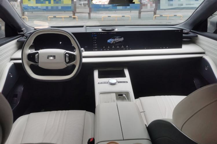 Used Geely Galaxy E8 2024 665 km Range Rear-Drive Starship Long-Range Version Center Console