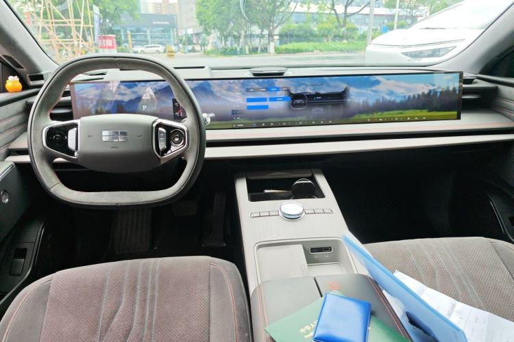Used Geely Galaxy E8 2024 620 km All-Wheel-Drive Dragon Edition Center Console