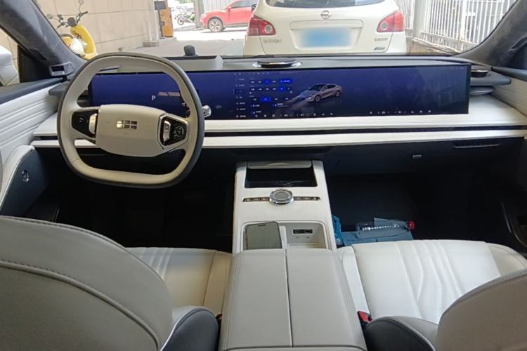 Used Geely Galaxy E8 2024 665 km Range Rear-Drive Starship Long-Range Version Center Console