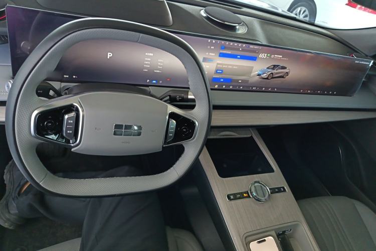 Used Geely Galaxy E8 2024 665 km Range Rear-Drive Starship Long-Range Version Center Console