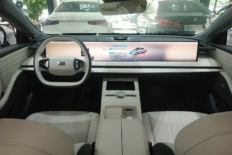 Used Geely Galaxy E8 2024 665 km Range Rear-Drive Starship Long-Range Version Center Console