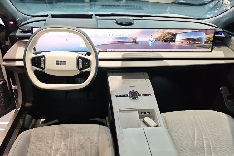 Used Geely Galaxy E8 2024 665 km Range Rear-Drive Starship Long-Range Version Center Console