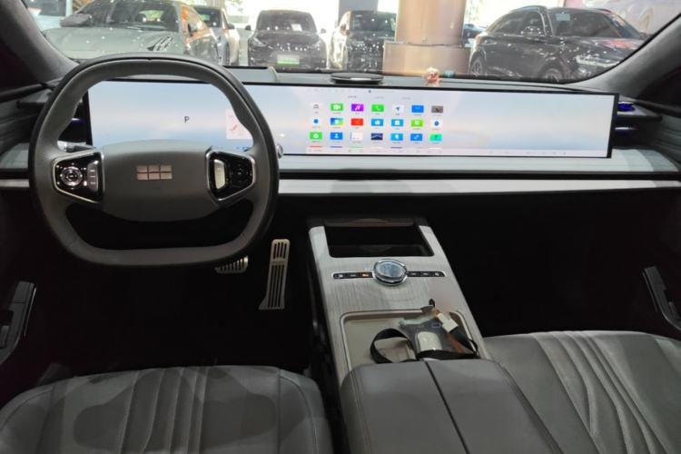 Used Geely Galaxy E8 2024 550 km Range Rear-Drive MAX Center Console