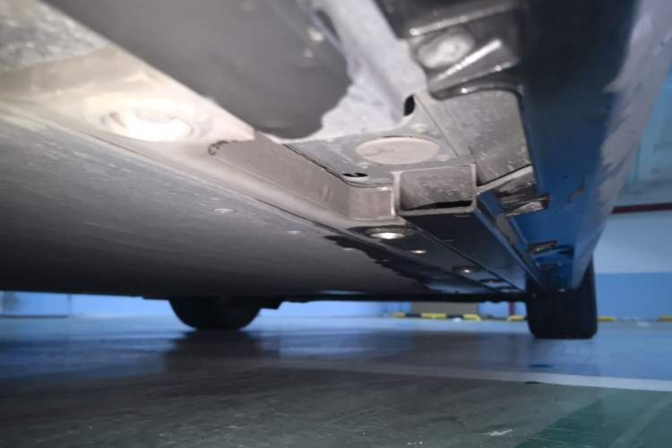 Used Geely Galaxy E8 2024 550 km Range Rear-Drive Dragon Edition Chassis Rear Right