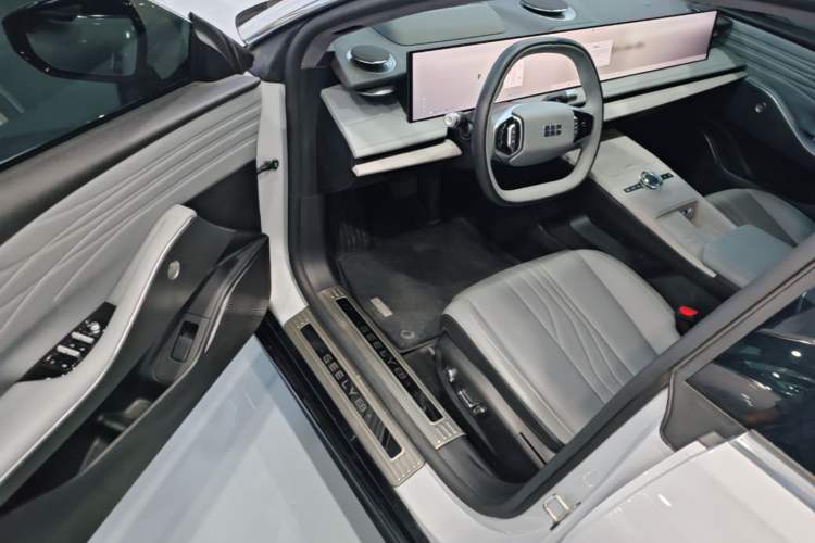 Used Geely Galaxy E8 2024 550 km Range Rear-Drive MAX Driver Seat