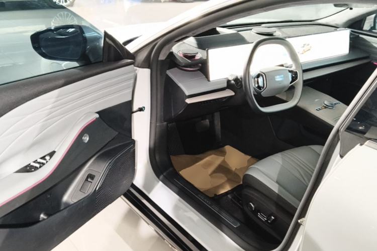 Used Geely Galaxy E8 2024 550 km Range Rear-Drive MAX Driver Seat