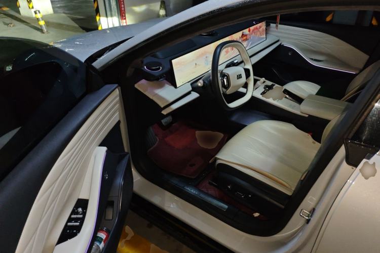 Used Geely Galaxy E8 2024 665 km Range Rear-Drive Starship Long-Range Version Driver Seat