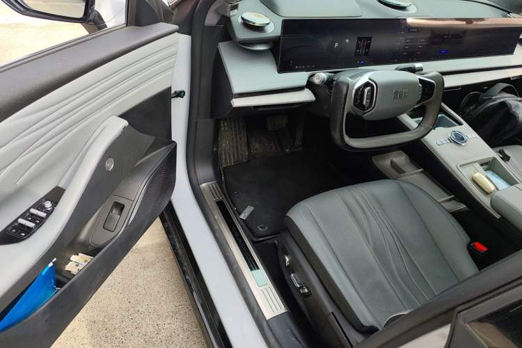 Used Geely Galaxy E8 2024 665 km Range Rear-Drive Starship Long-Range Version Driver Seat