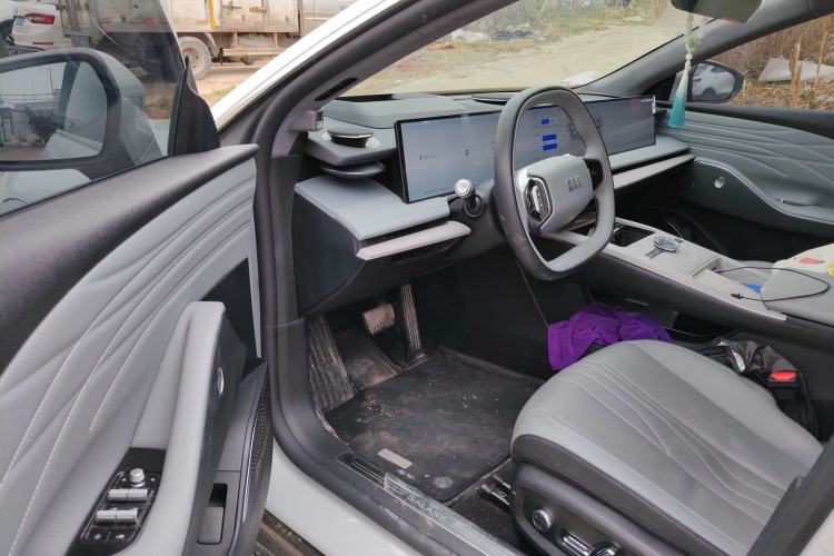 Used Geely Galaxy E8 2024 665 km Range Rear-Drive Starship Long-Range Version Driver Seat