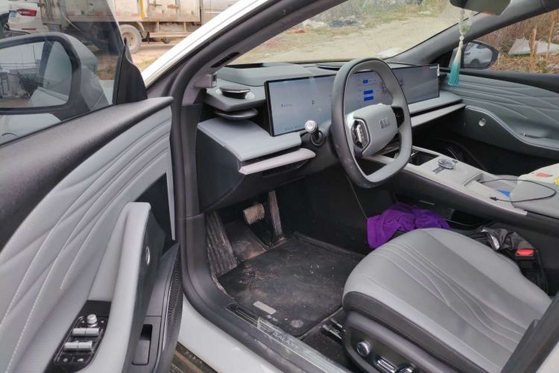 Used Geely Galaxy E8 2024 665 km Range Rear-Drive Starship Long-Range Version Driver Seat