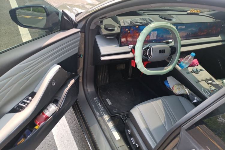 Used Geely Galaxy E8 2024 665 km Range Rear-Drive Starship Long-Range Version Driver Seat