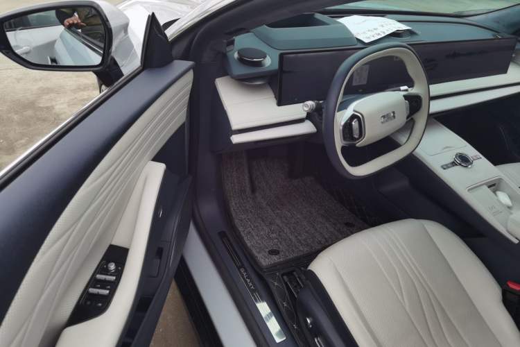 Used Geely Galaxy E8 2024 665 km Range Rear-Drive Starship Long-Range Version Driver Seat