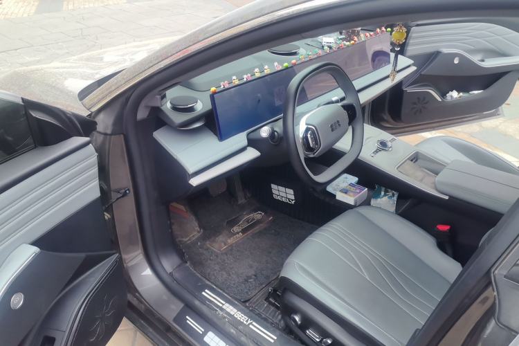 Used Geely Galaxy E8 2024 665 km Range Rear-Drive Starship Long-Range Version Driver Seat