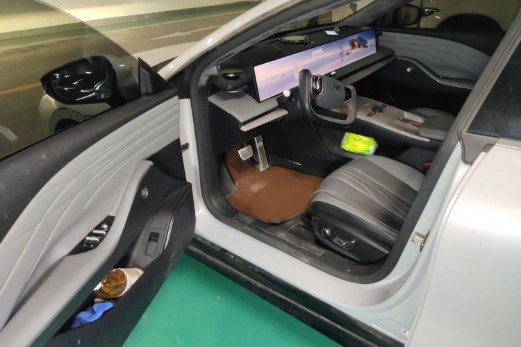 Used Geely Galaxy E8 2024 665 km Range Rear-Drive Starship Long-Range Version Driver Seat