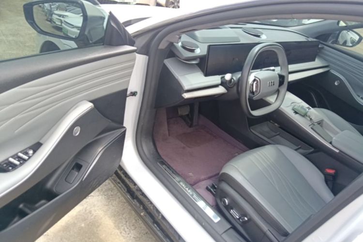 Used Geely Galaxy E8 2024 665 km Range Rear-Drive Starship Long-Range Version Driver Seat