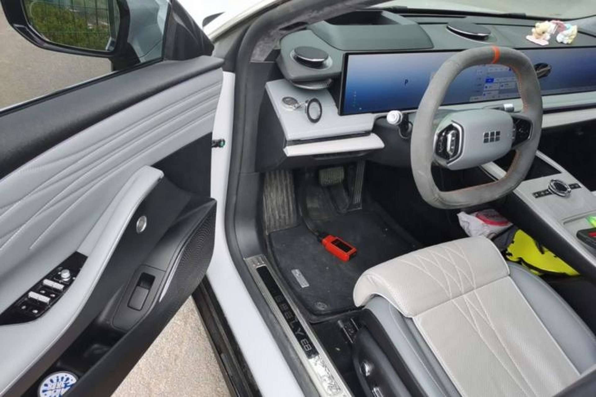Used Geely Galaxy E8 2024 550 km Range Rear-Drive MAX Driver Seat