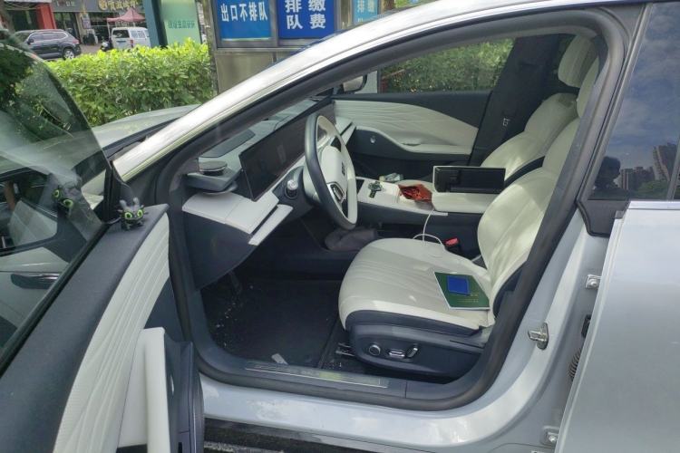 Used Geely Galaxy E8 2024 665 km Range Rear-Drive Starship Long-Range Version Driver Seat