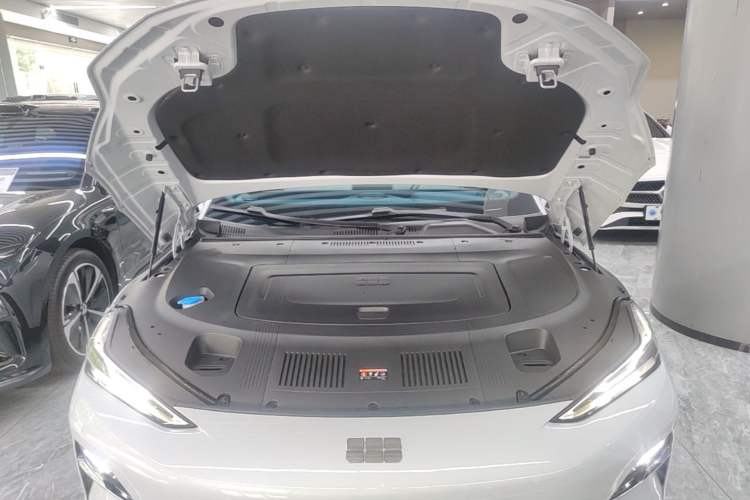 Used Geely Galaxy E8 2024 550 km Range Rear-Drive MAX Engine Bay