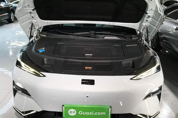 Used Geely Galaxy E8 2024 550 km Range Rear-Drive MAX Engine Bay