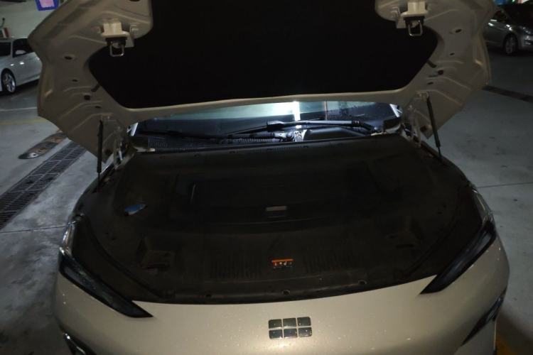 Used Geely Galaxy E8 2024 665 km Range Rear-Drive Starship Long-Range Version Engine Bay