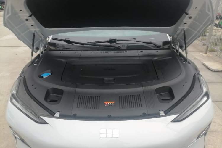 Used Geely Galaxy E8 2024 665 km Range Rear-Drive Starship Intelligent Driving Version Engine Bay