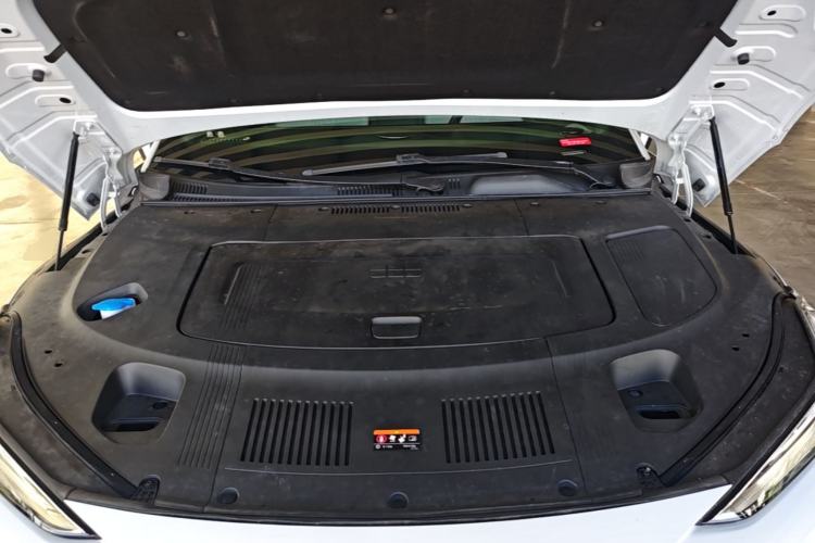 Used Geely Galaxy E8 2024 665 km Range Rear-Drive Starship Long-Range Version Engine Bay
