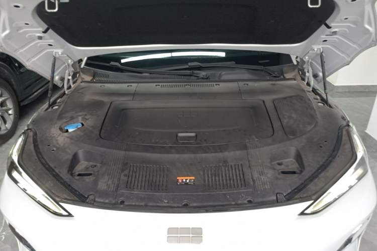 Used Geely Galaxy E8 2024 665 km Range Rear-Drive Starship Long-Range Version Engine Bay