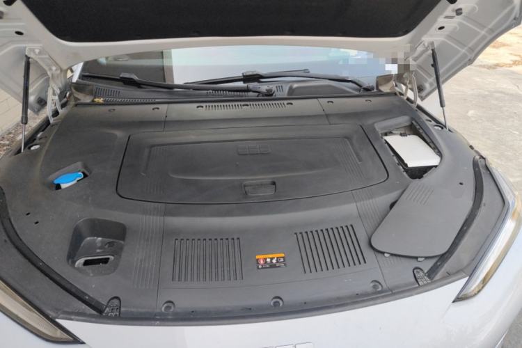 Used Geely Galaxy E8 2024 550 km Range Rear-Drive Dragon Edition Engine Bay