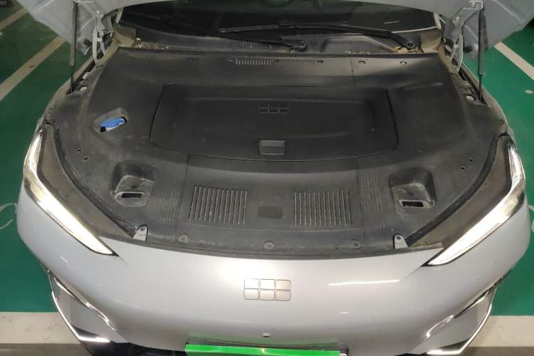 Used Geely Galaxy E8 2024 665 km Range Rear-Drive Starship Long-Range Version Engine Bay