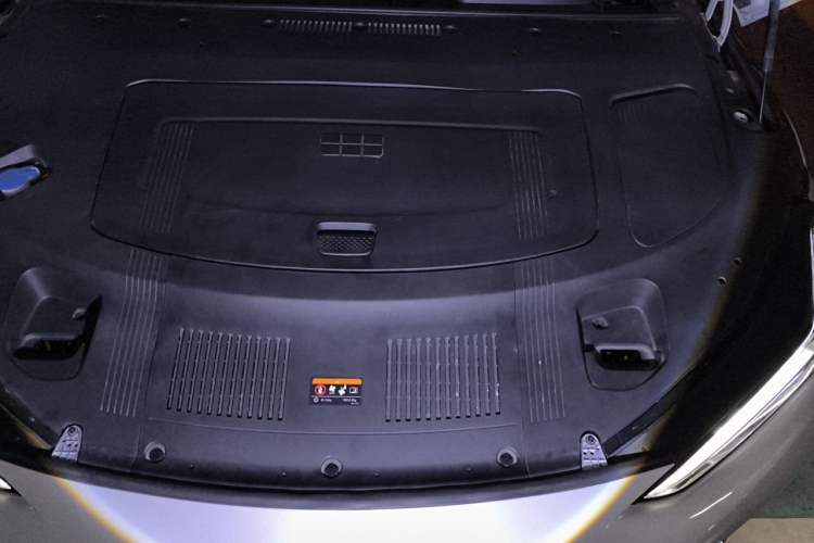 Used Geely Galaxy E8 2024 665 km Range Rear-Drive Starship Long-Range Version Engine Bay