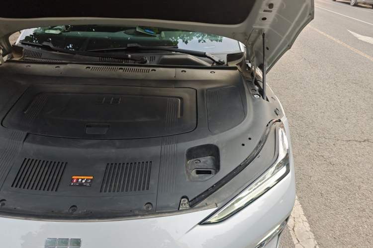 Used Geely Galaxy E8 2024 665 km Range Rear-Drive Starship Long-Range Version Engine Bay Left